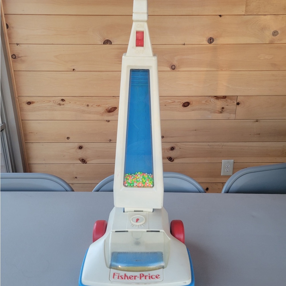 Vintage 1986 Fisher-Price Magic Vac #2007 - FULLY WORKING Light & Beads